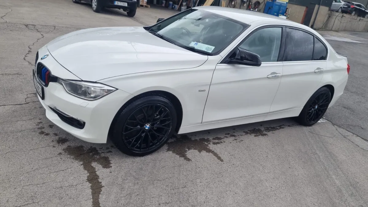 Bmw 2012 luxury edition japan import - Image 4