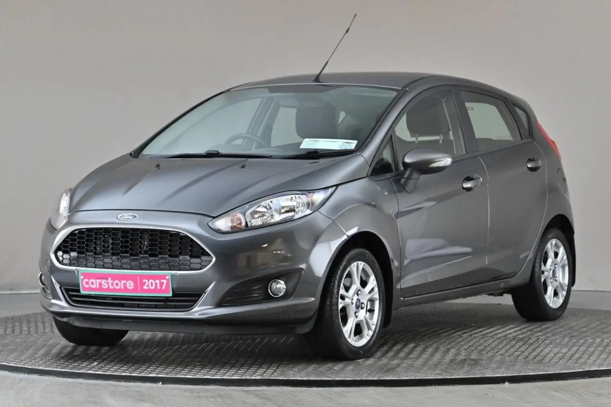 Ford Fiesta 1.0 Zetec 65bhp 5spd - Image 3