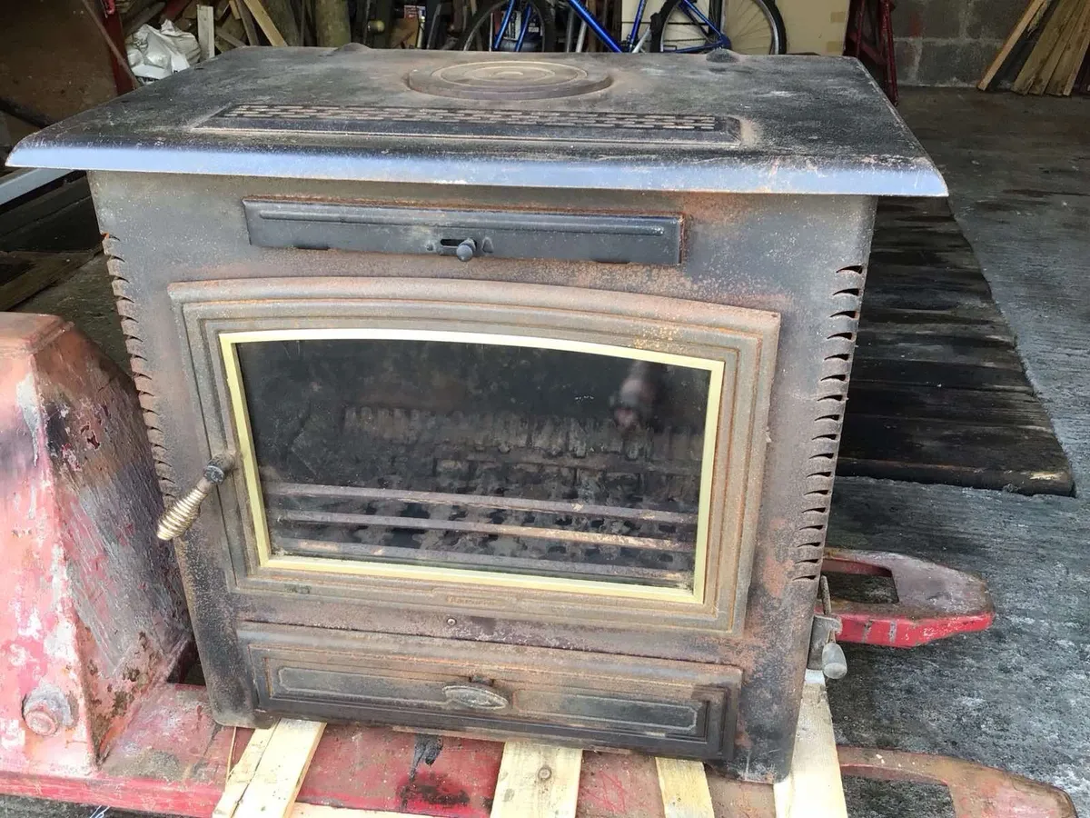 Aarrow fires stove