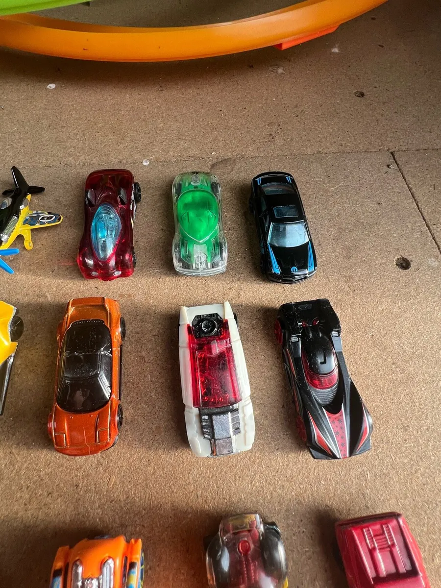 Hotwheels selection of cars - Image 4