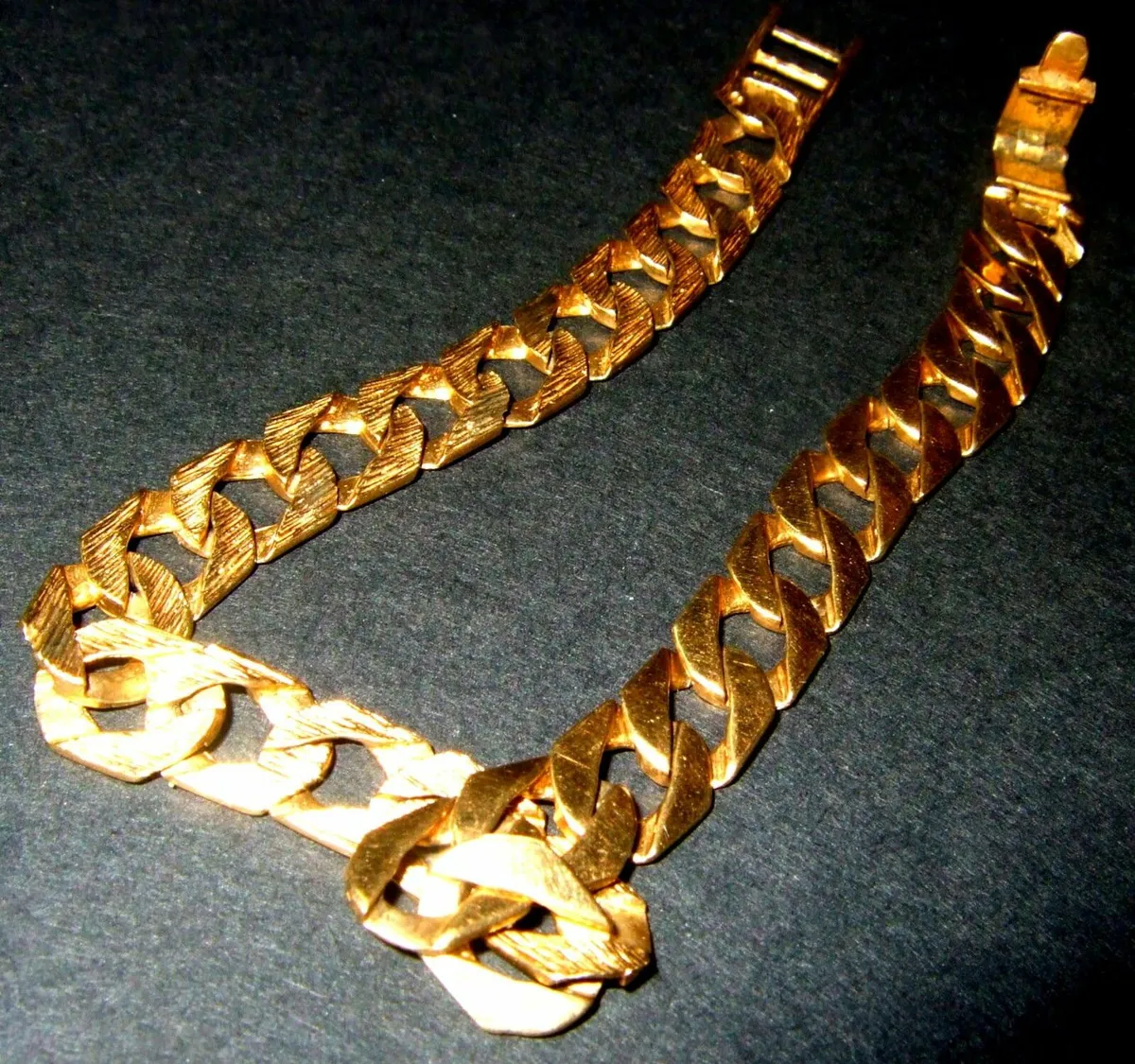 Vintage Hallmarked 9ct Gold Double Sided Bracelet - Image 3