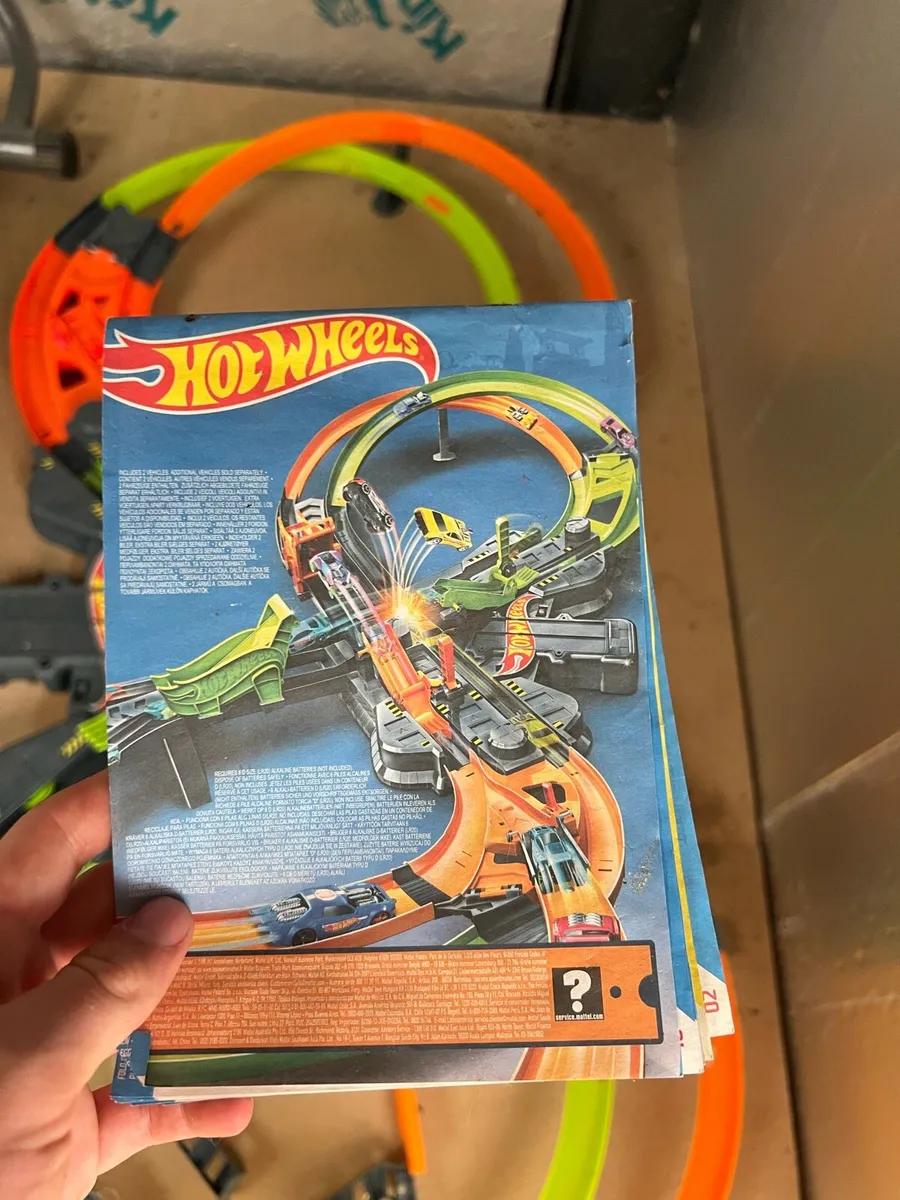 Hotwheels colossal crash track for sale - Image 4
