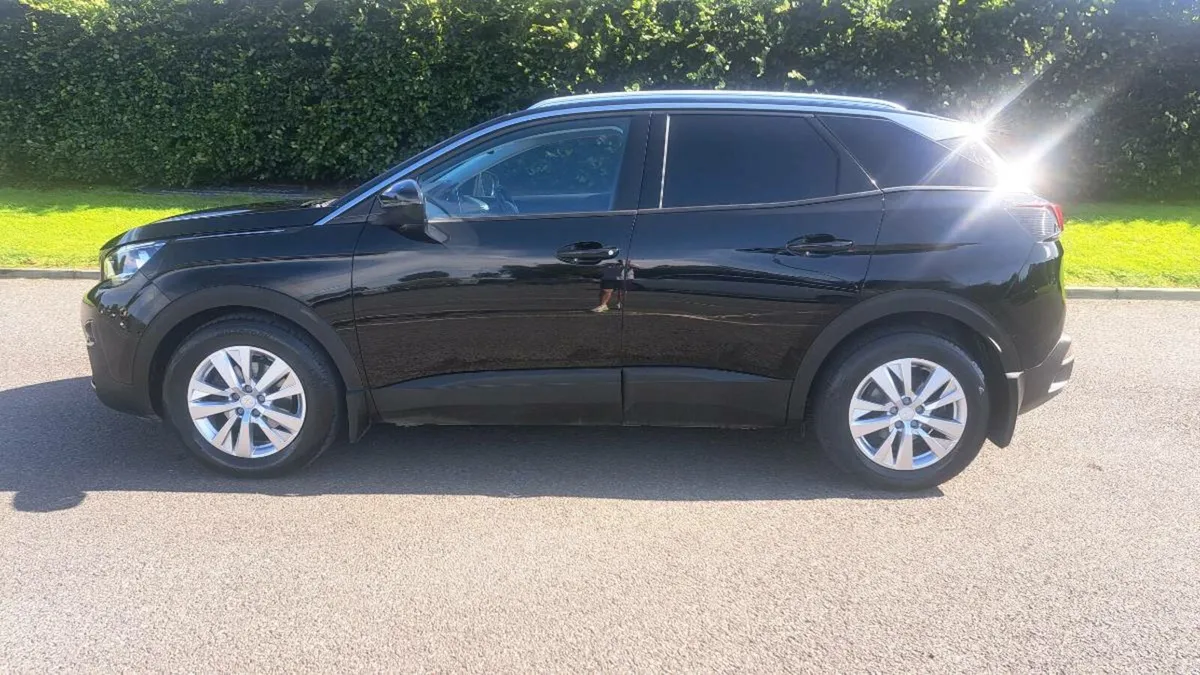 Peugeot 3008 commercial van - Image 1