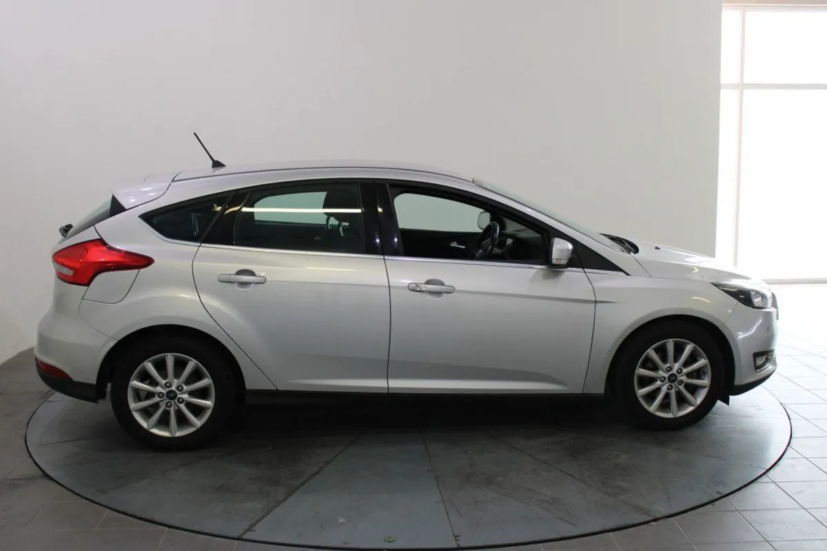 Ford Focus Titanium 1.5td 6spd - Image 4