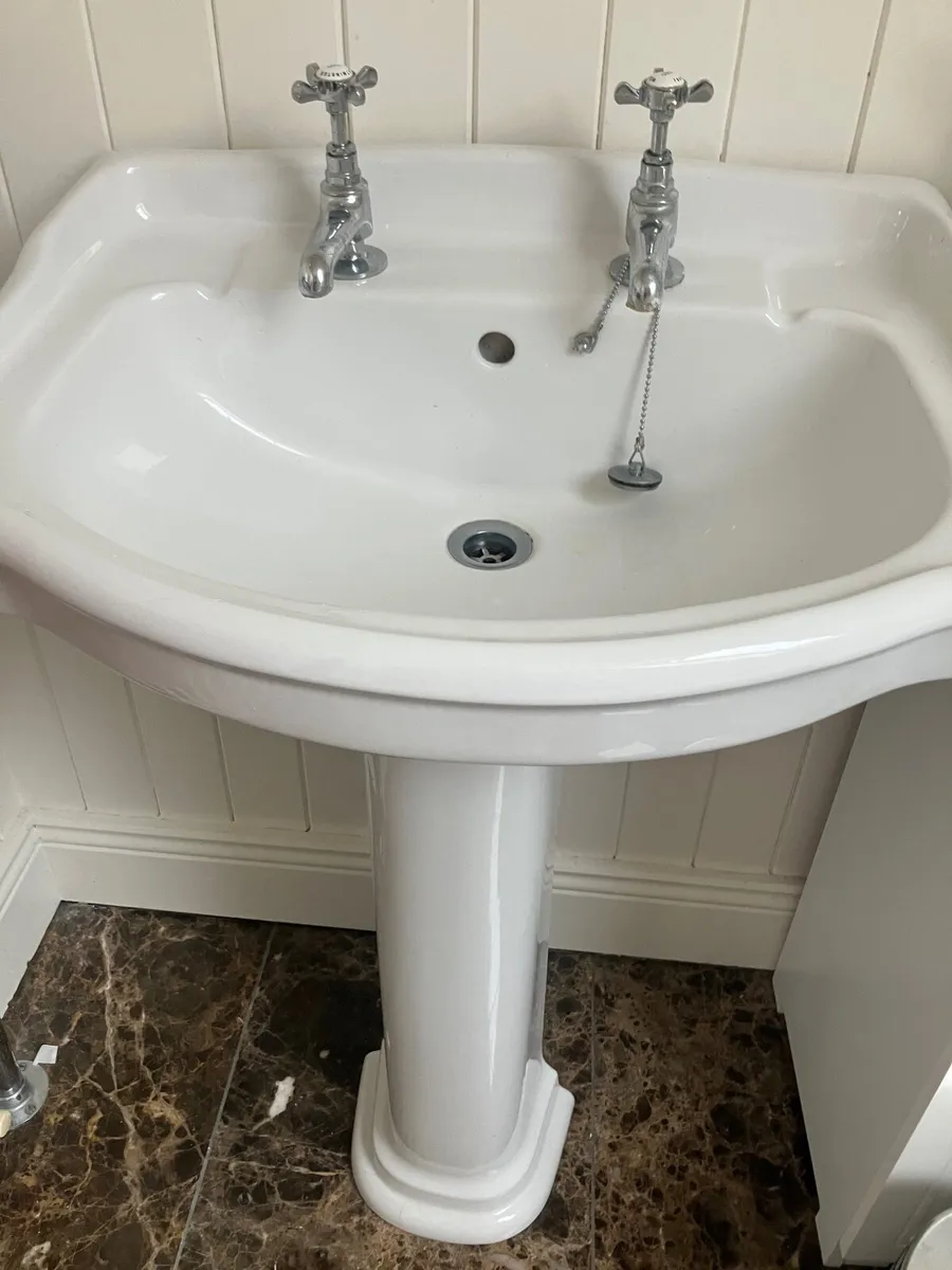 Bathroom ware - Image 4