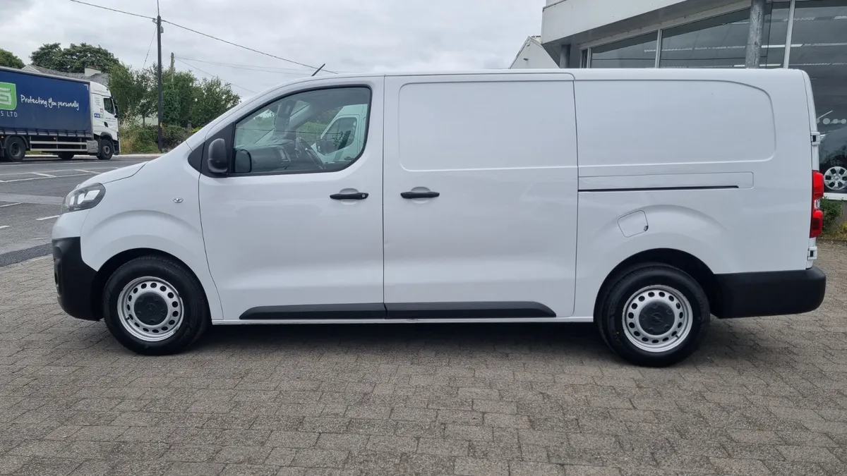 231 OPEL VIVARO LWB 1 OWNER ONLY 85K KMS WITH A/C - Image 4