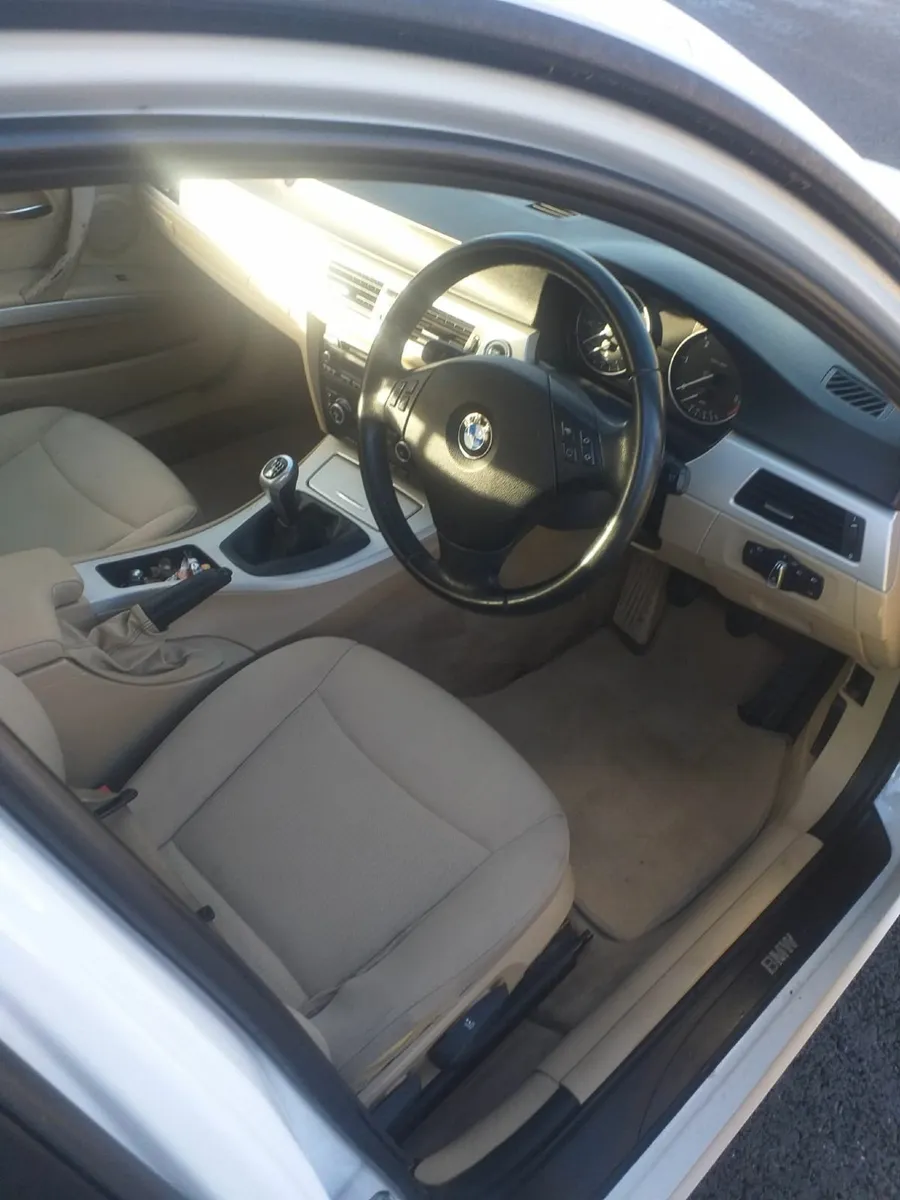 BMW 3-Series 2012 - Image 4