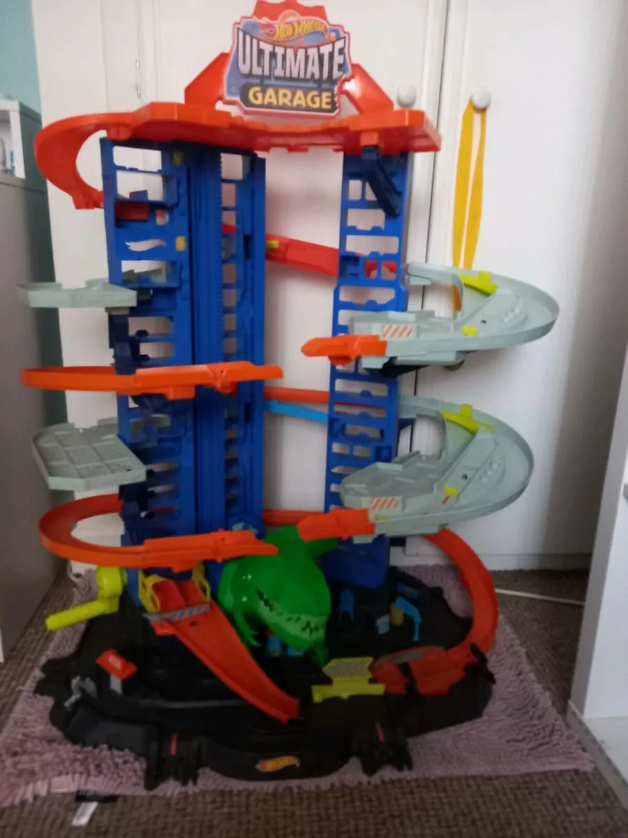 Hotwheel garage - Image 2