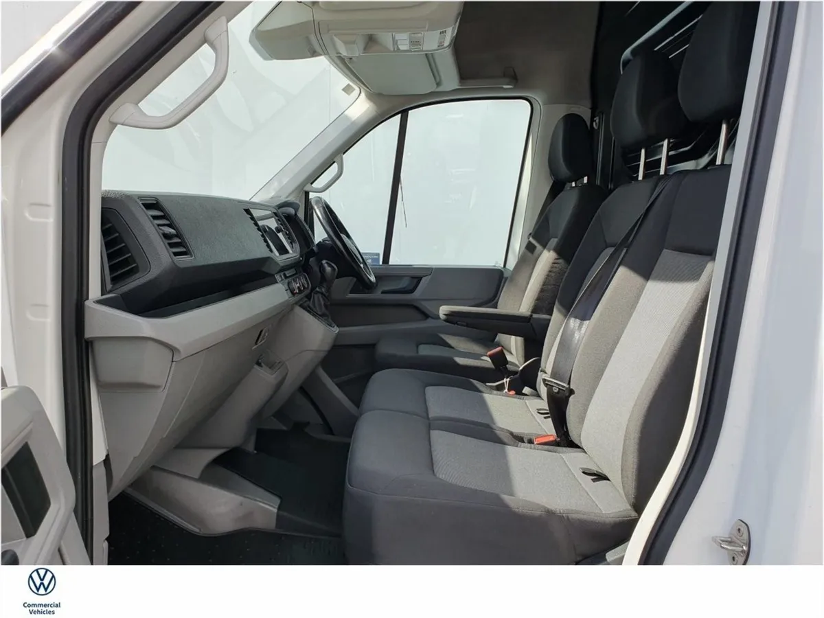 Volkswagen Crafter Crafter H 35 LWB 177BHP A8F 5D - Image 4