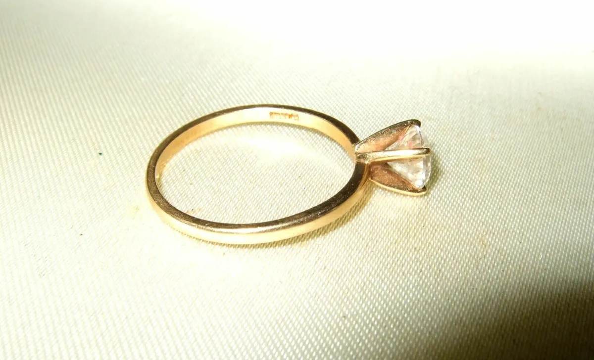 Vintage 14ct Gold Solitaire - Image 2