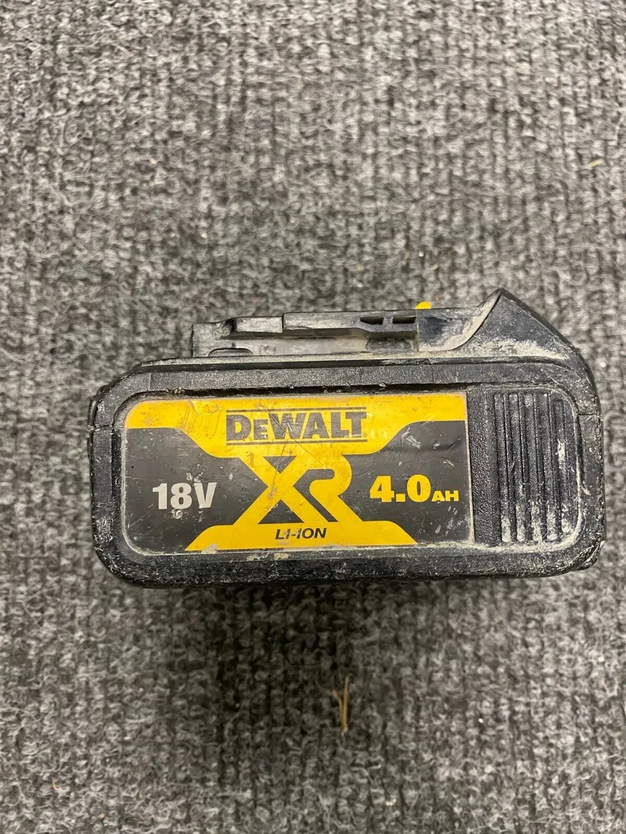 Dewalt Battery 4AH - Image 1