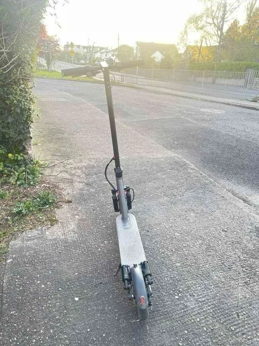 AVOPRO Electric Scooter Adult 350W Motor - Image 1