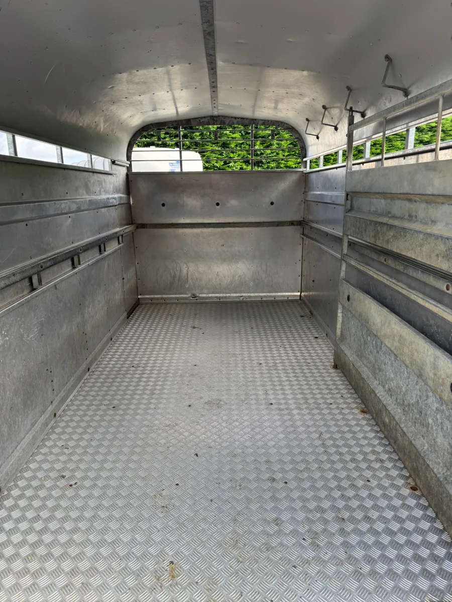 Nugent livestock trailer - Image 1