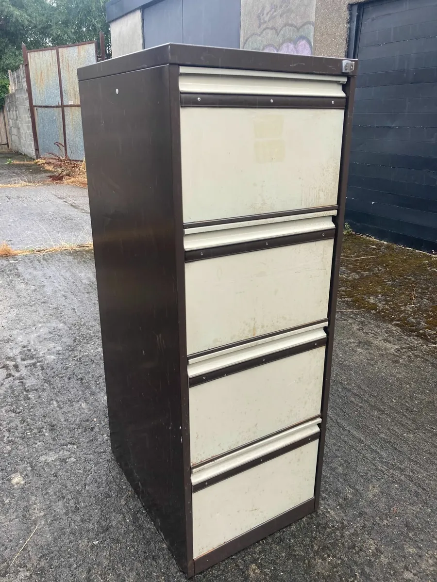 Filing Cabinet - Parsons - with Key - Image 2