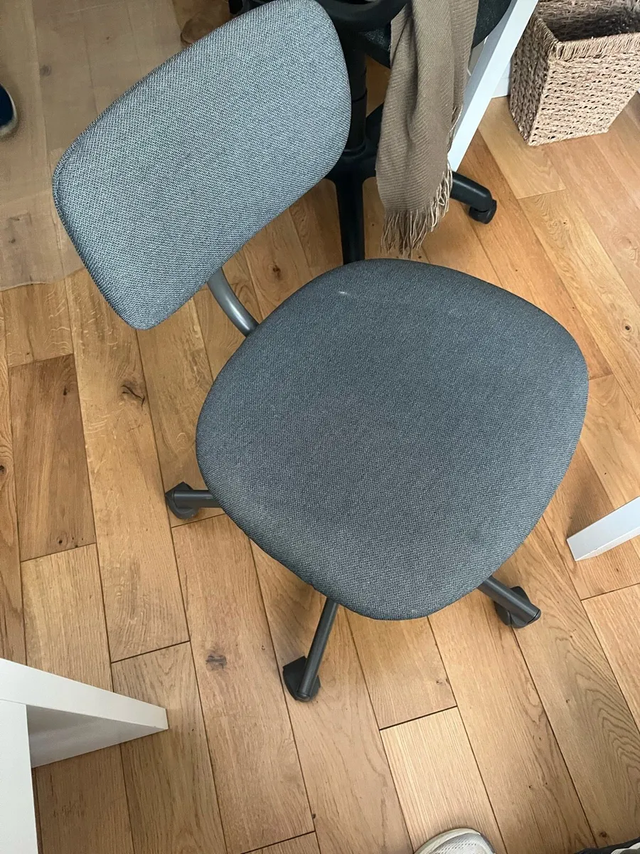 Desk chair - Image 1