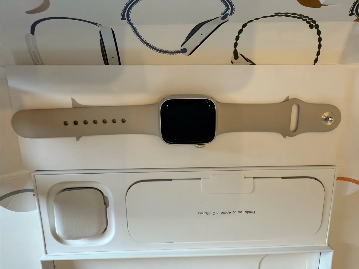 Apple Watch Series 9 - Image 1