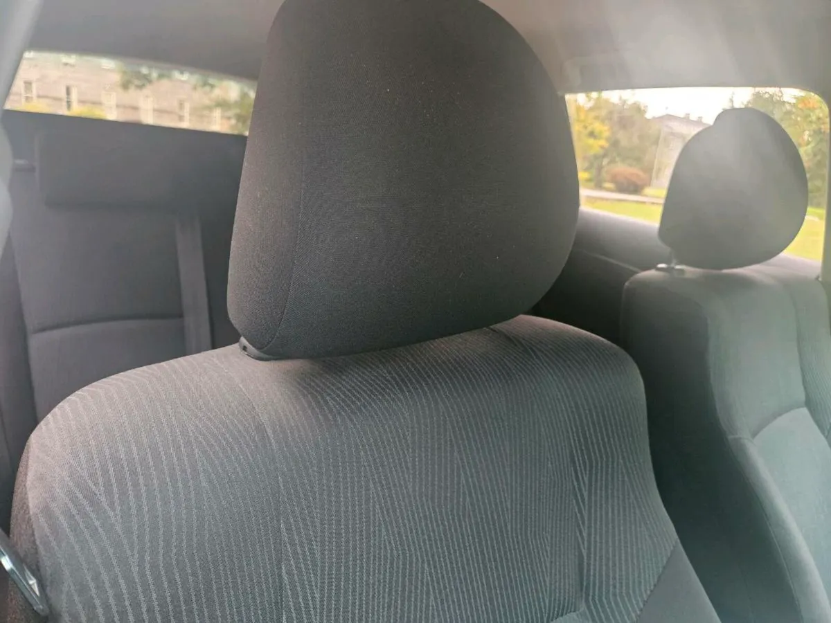 11 toyota avensis estate mint look - Image 4