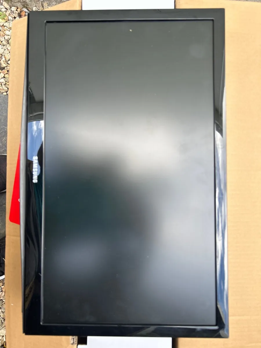 Samsung LED LCD 19 inch TV - Image 1