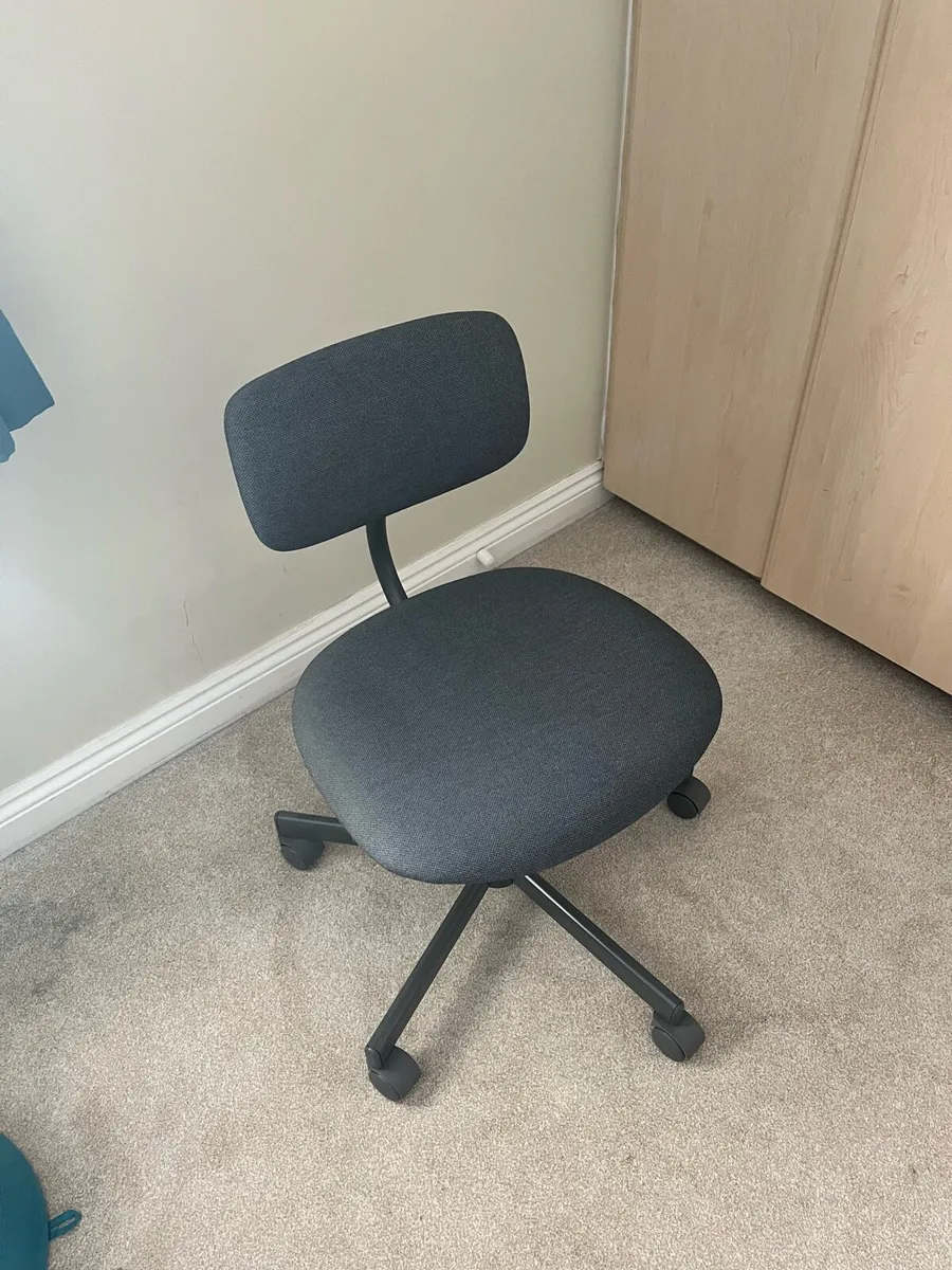 Desk chair - Image 1