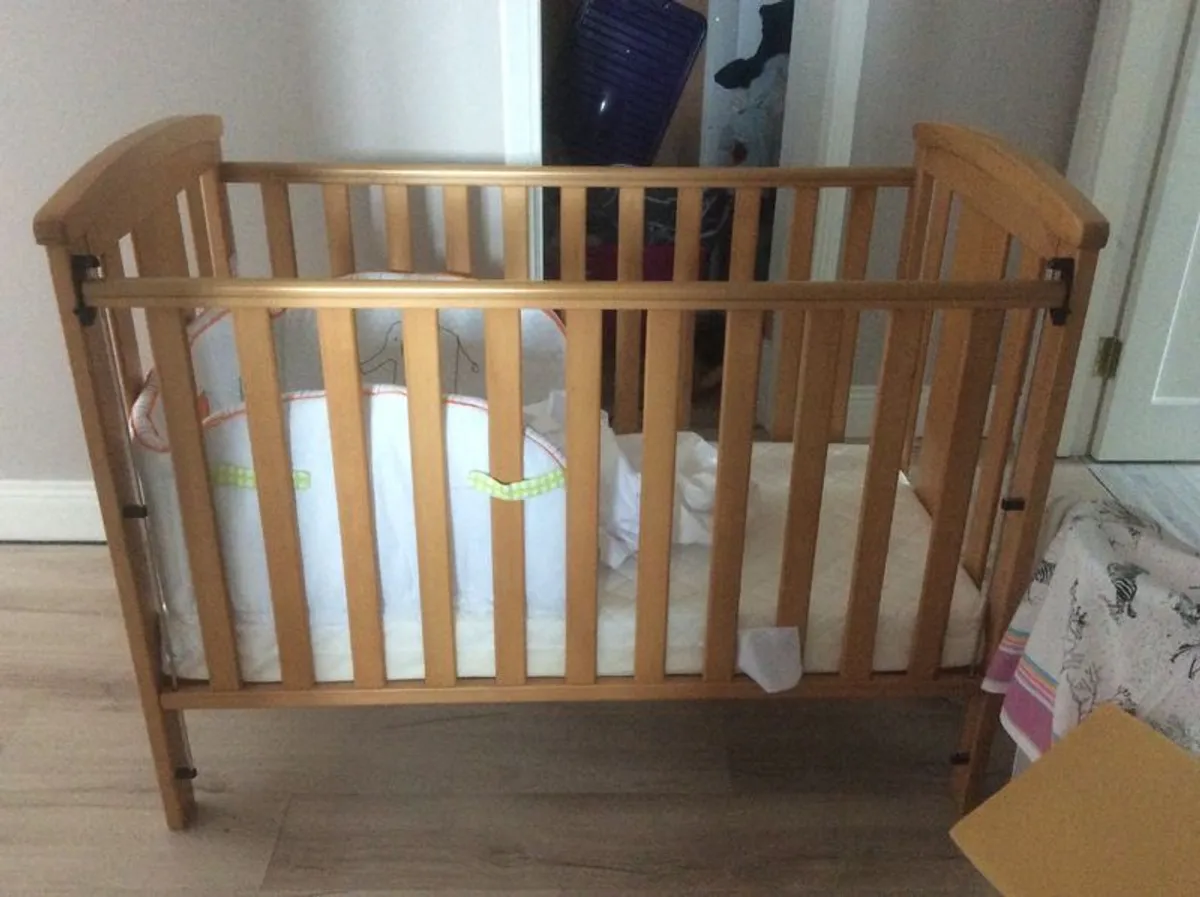 Cot - Image 1
