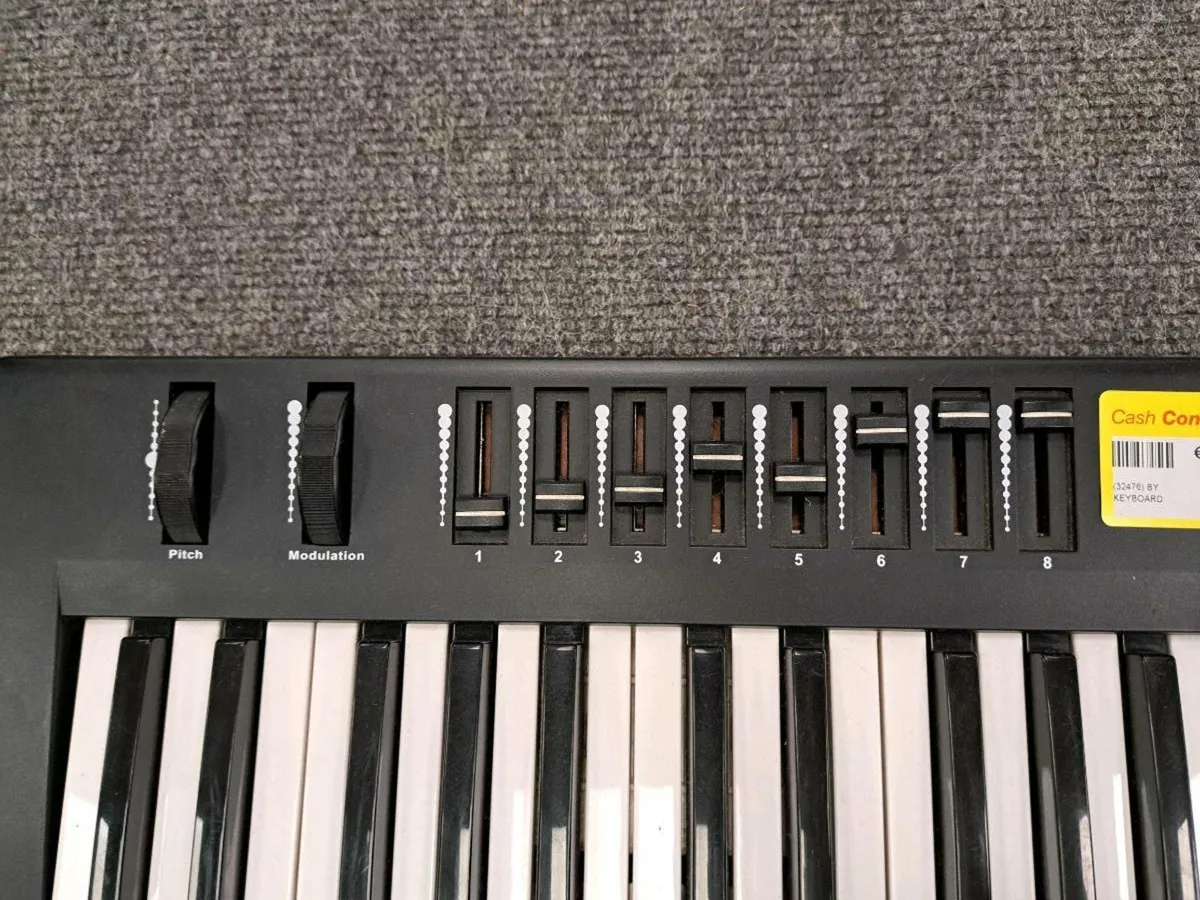 MidiTech i2-Control 61 Pro Keyboard - Image 2