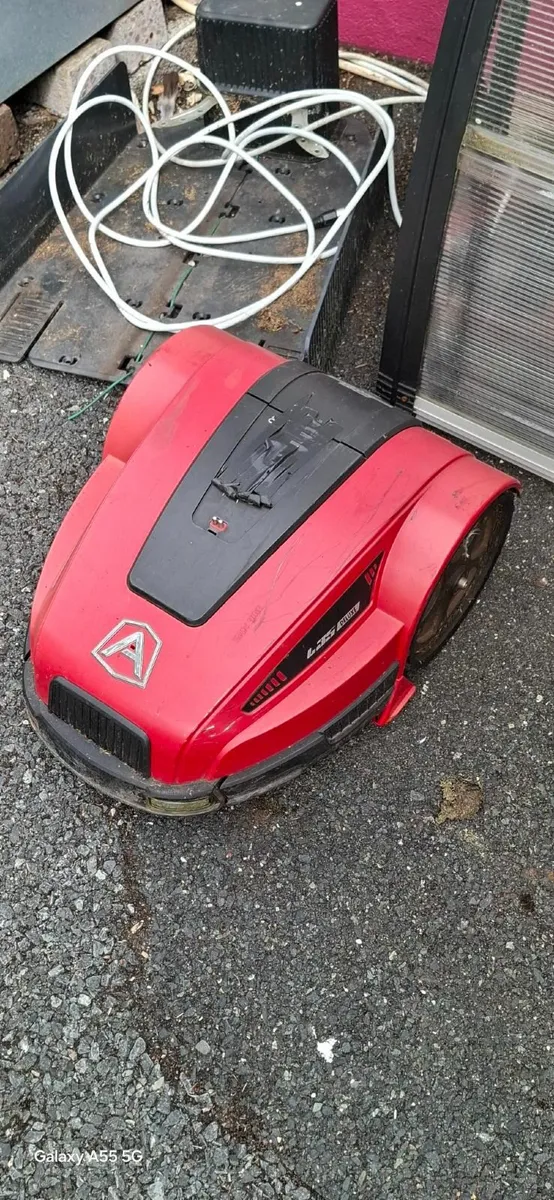Robotic Lawnmower Wired - Image 3