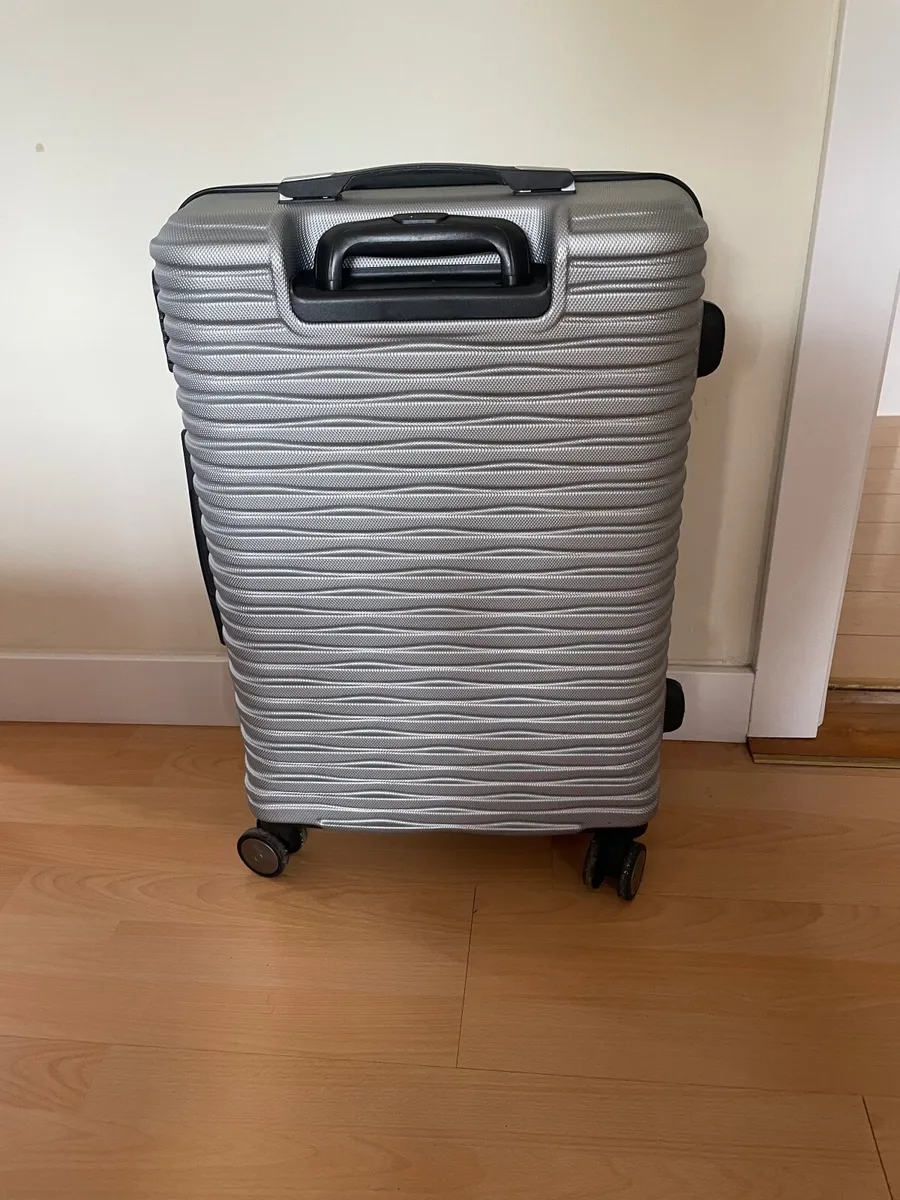 Suitcase 4 Wheeled lightweight - Image 1