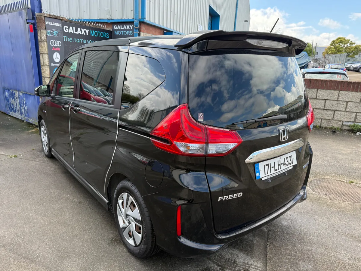 2017 Honda Freed HYBRID 7 Seats Auto Nct 1/27 - Image 4