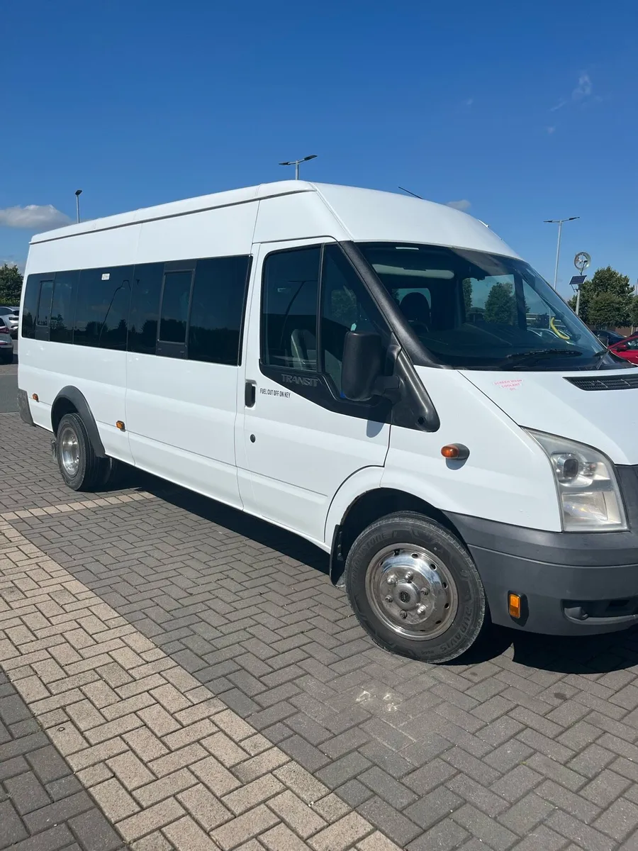 Ford Transit T430 minibus 2013 - Image 1