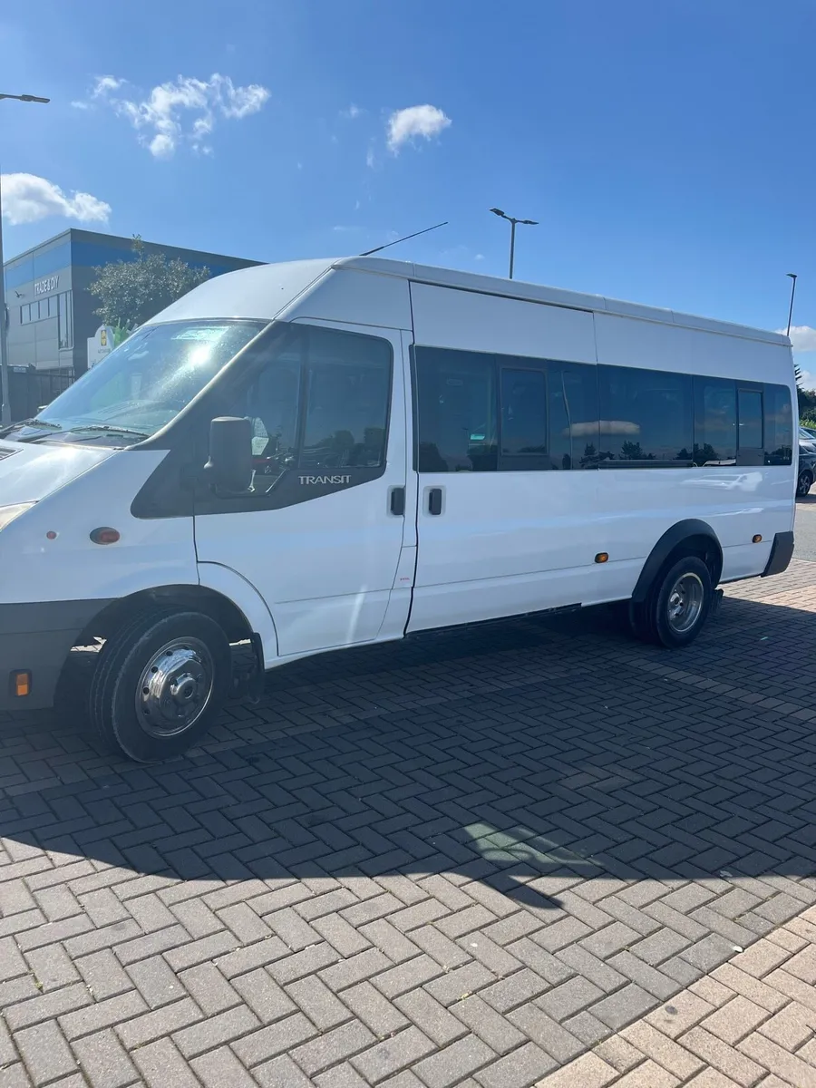 Ford Transit T430 minibus 2013 - Image 2