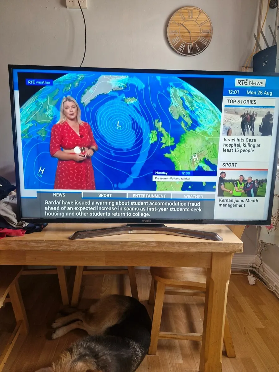 Hitachi 50in Smart tv - Image 2