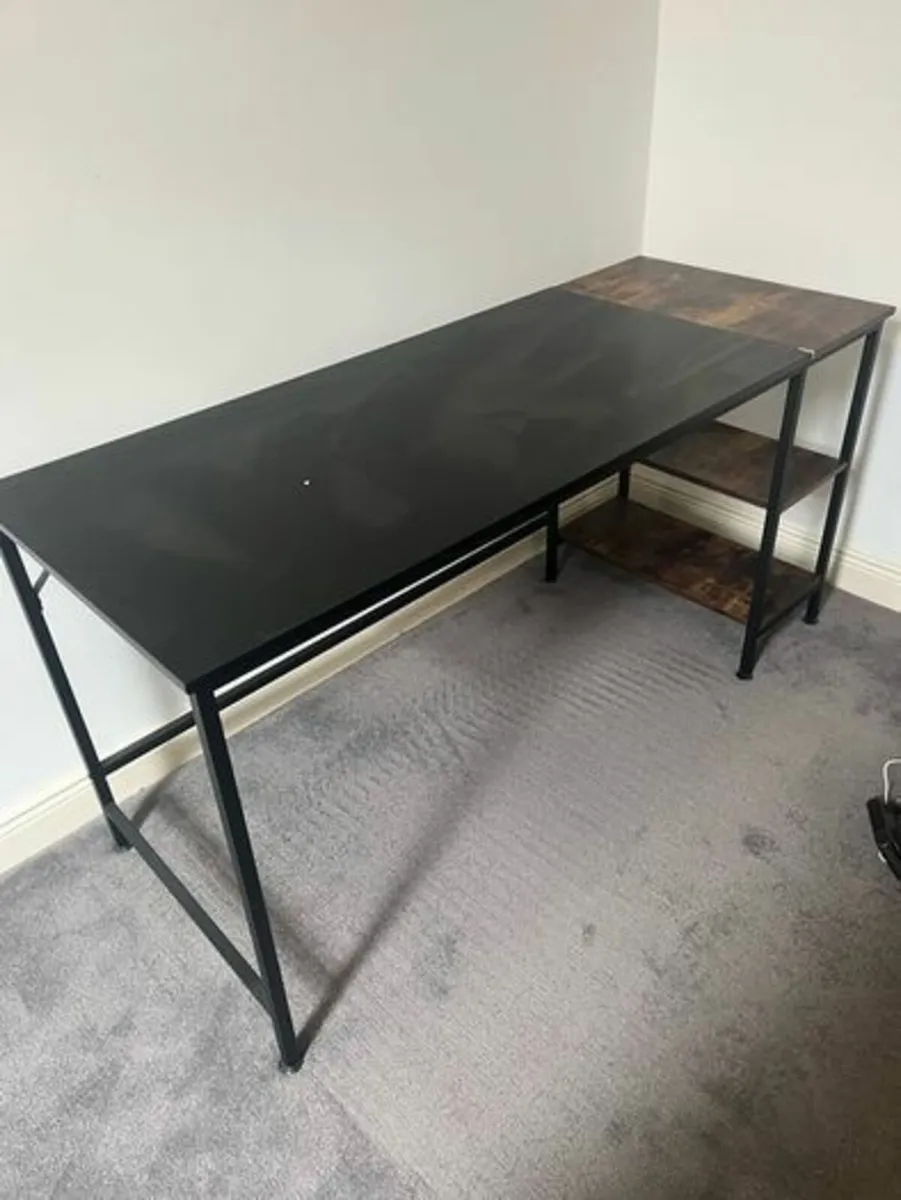 Office desk - Image 1