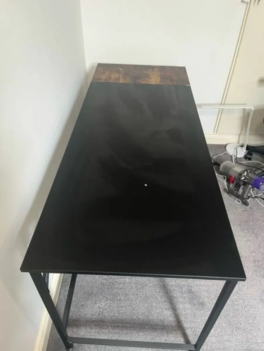 Office desk - Image 2