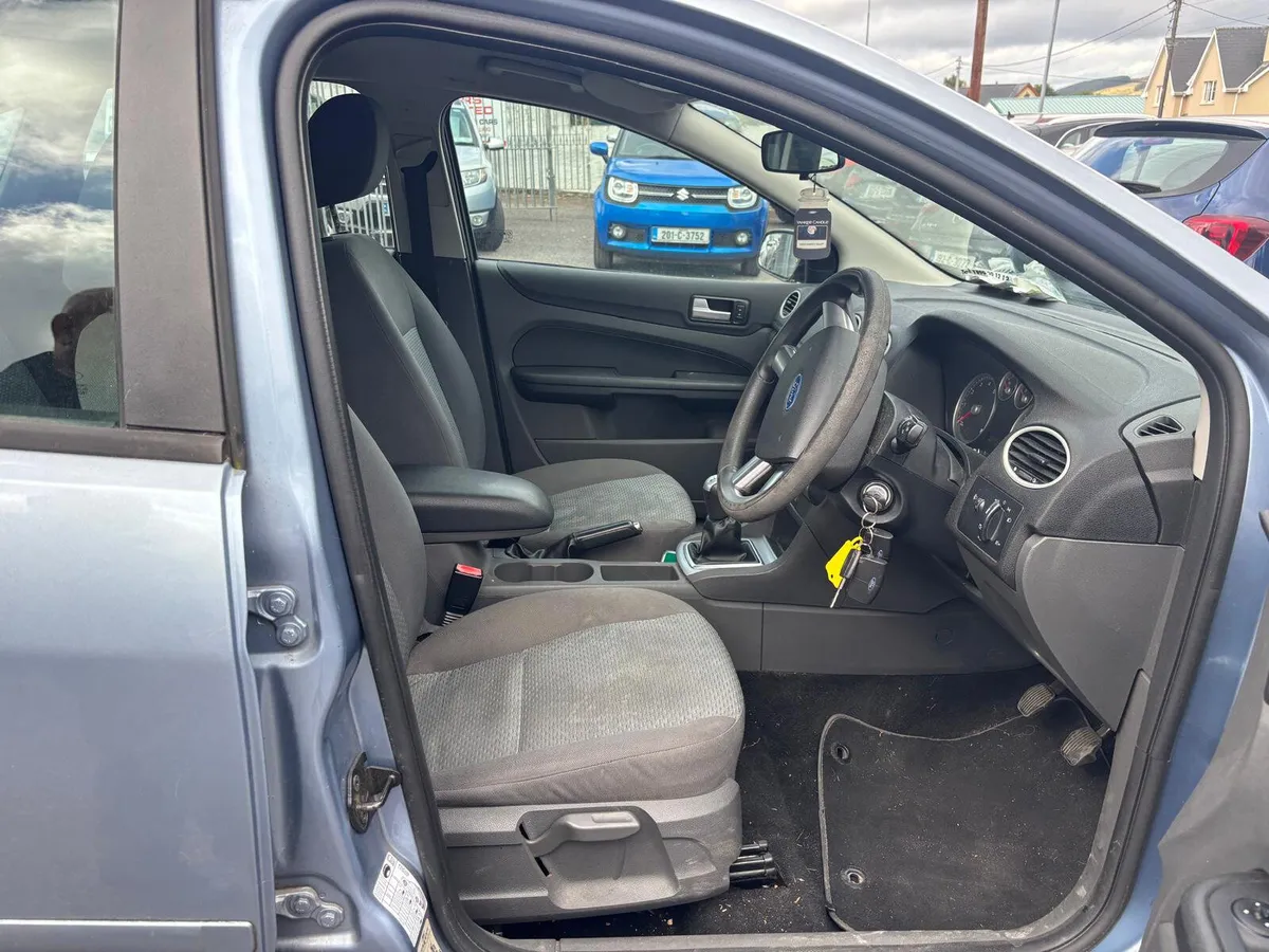 Ford Focus   1.4  PETROL  TRADE  SALE - Image 4