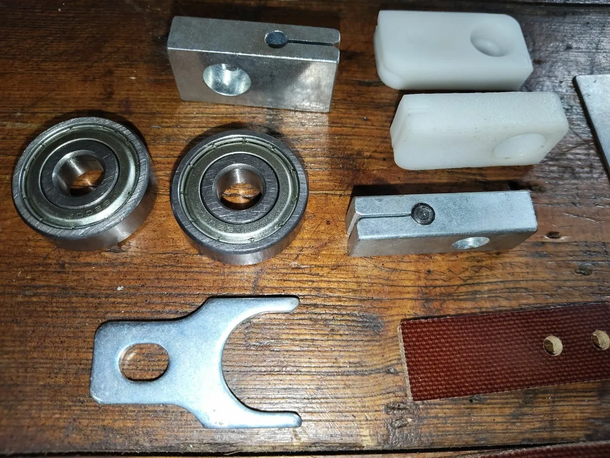 Service kit for the Butcher boy meat bandsaw - Image 2