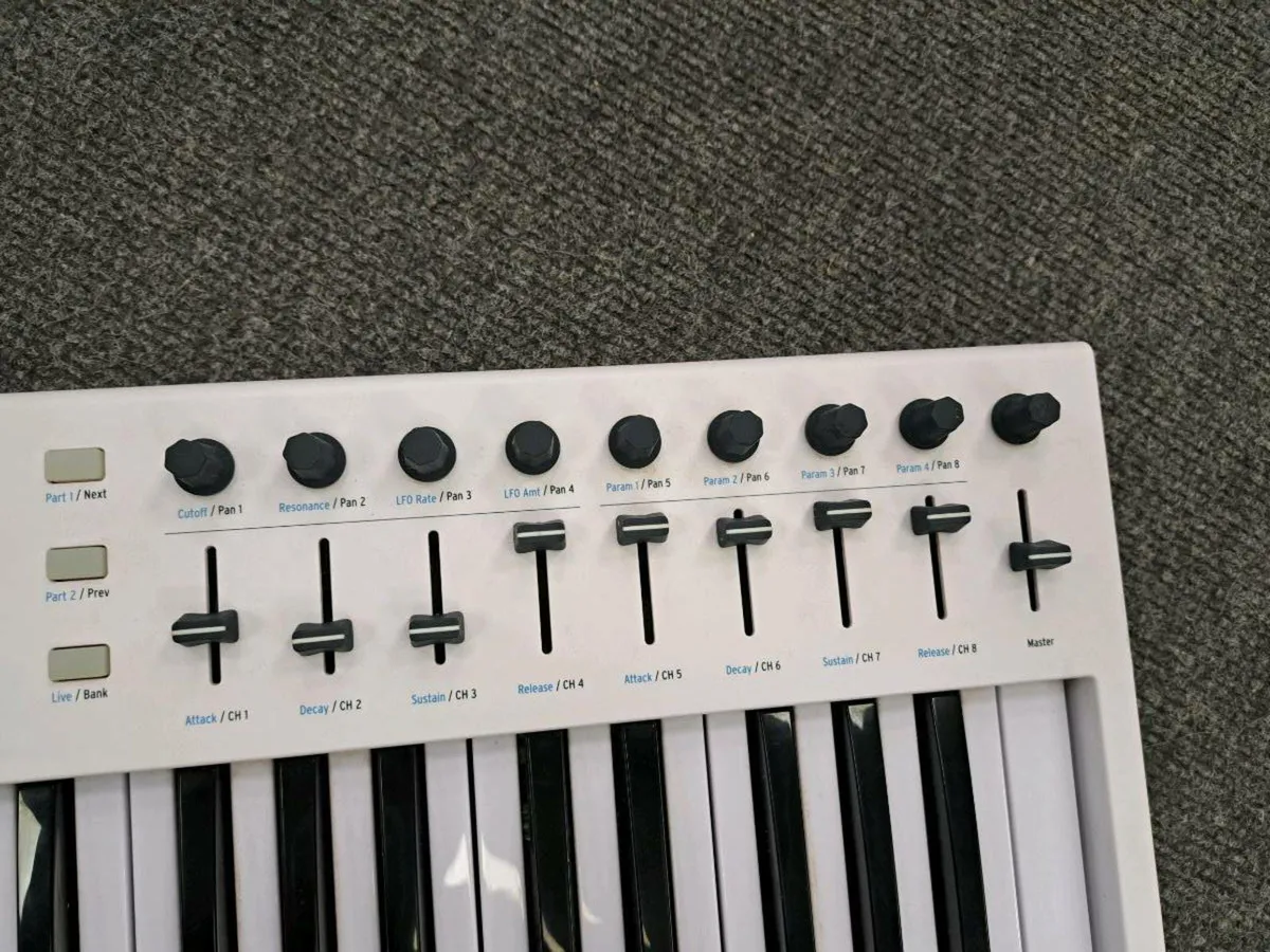 Arturia Keylab 49 Keyboard - Image 2