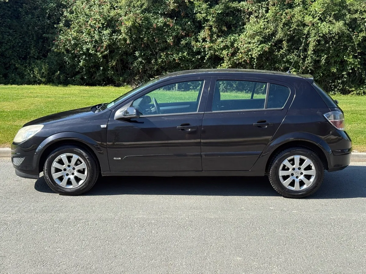 Opel Astra Automatic 99k miles NEW NCT 09/26 - Image 2