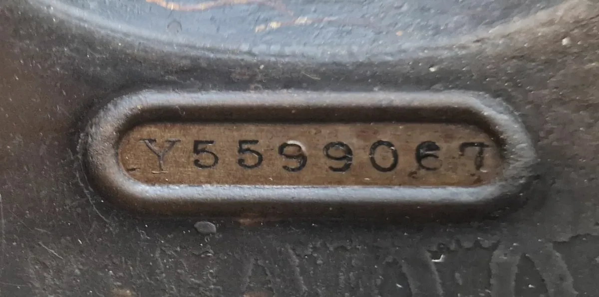 Singer sewing machine - Image 4