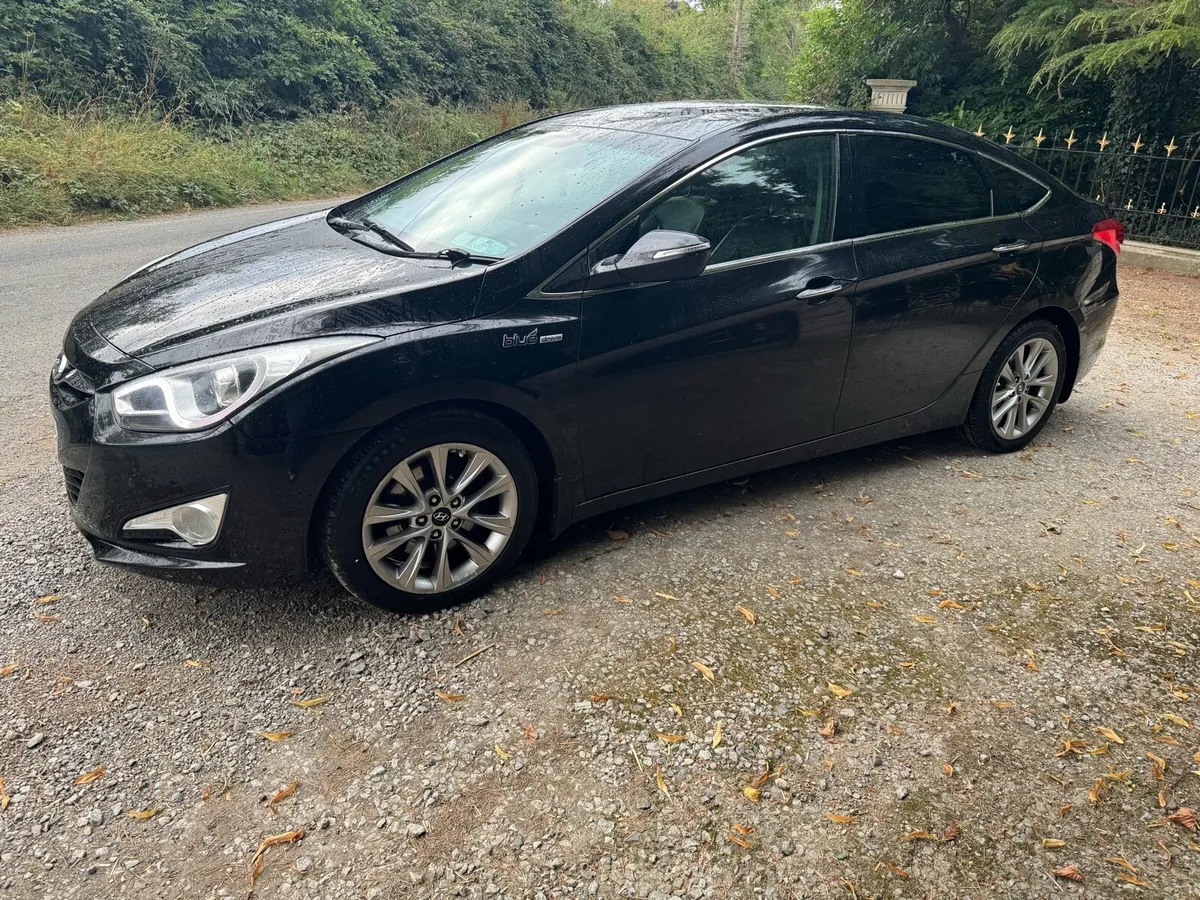 2015 HYUNDAI 140 1.7 DIESEL EXECUTIVE - Image 3