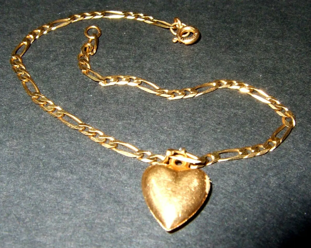 Vintage Hallmarked 14ct Gold Heart Charm Bracelet - Image 2