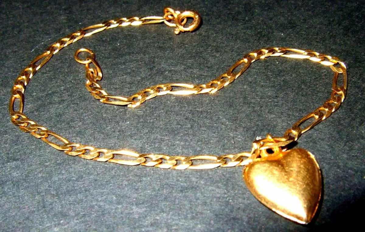 Vintage Hallmarked 14ct Gold Heart Charm Bracelet - Image 3