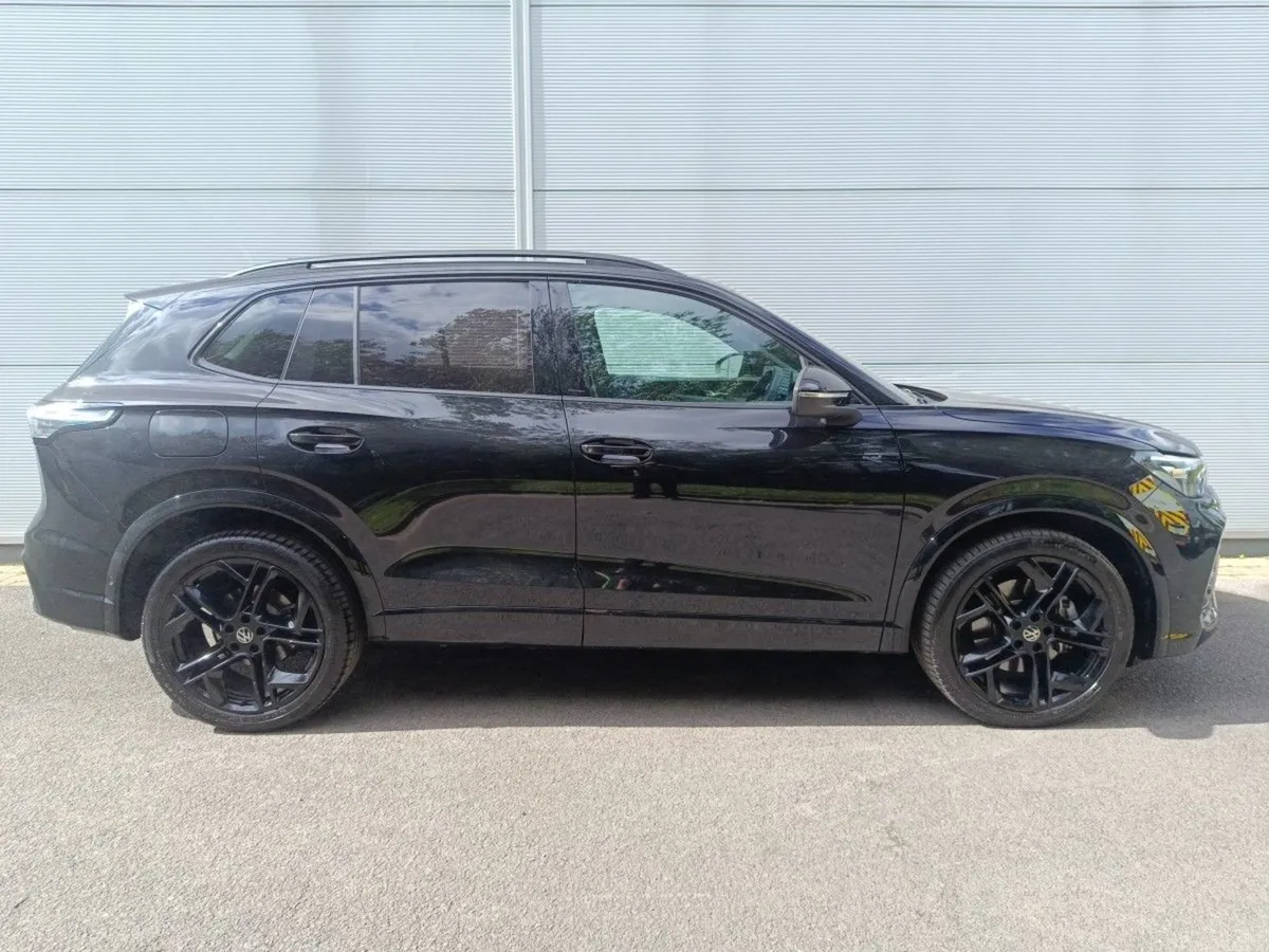 Volkswagen Tiguan 2.0 TDI 150HP R-line Black Edit - Image 2