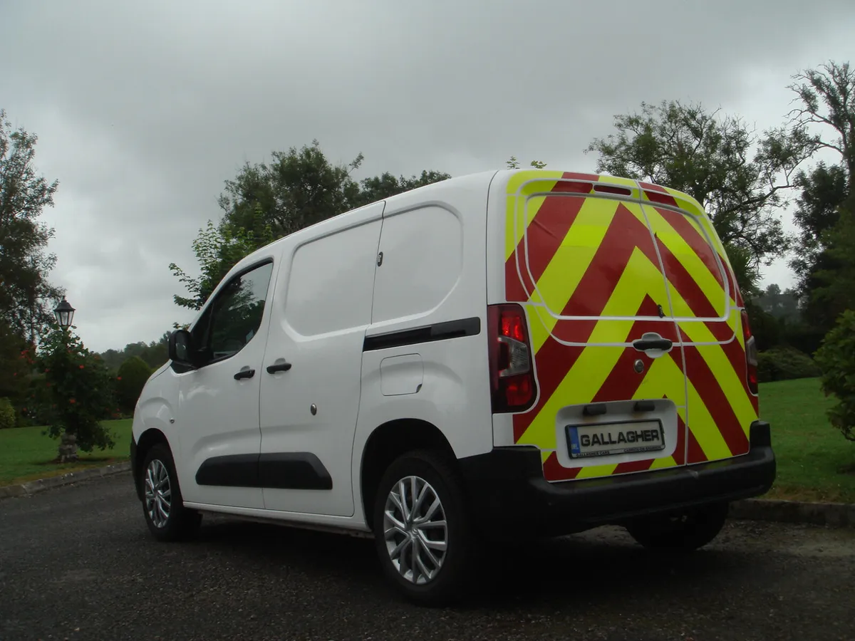 21 Berlingo Enterprise M 1000 1.5 BlueHDI 100BHP - Image 3