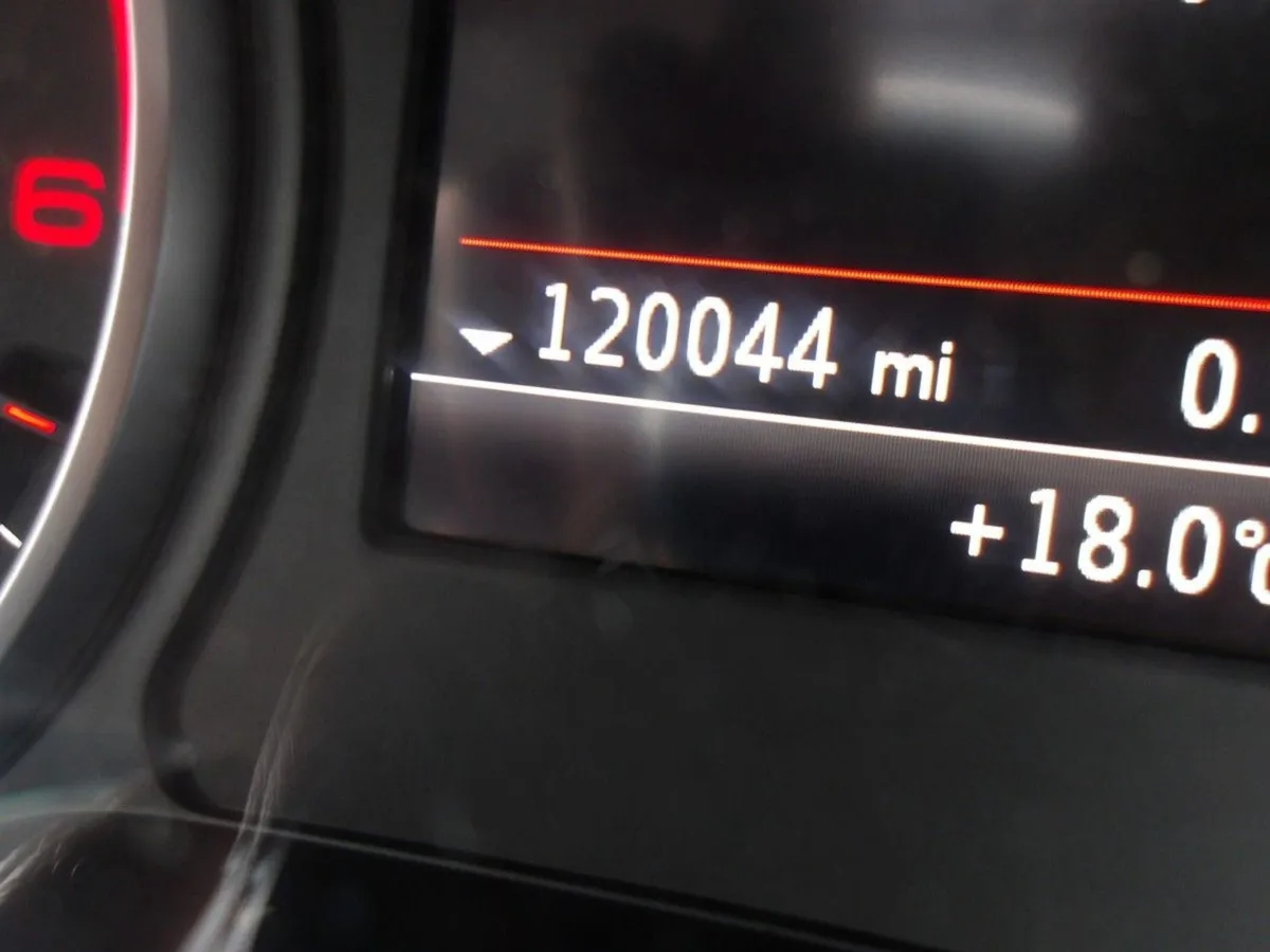 Audi A3 1.6tdi 116 S-tronic SE - Image 2