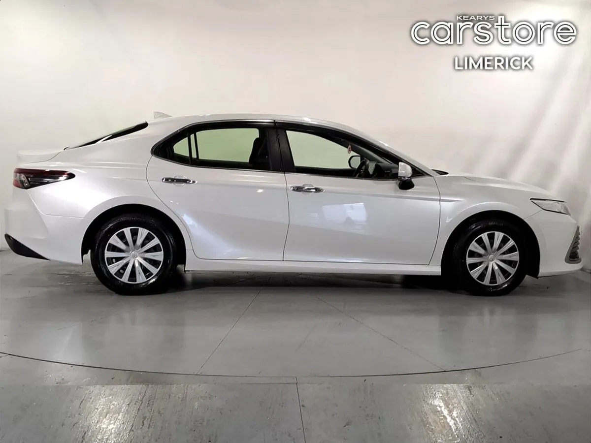 Toyota Camry 2.5 Hybrid Auto - Image 2