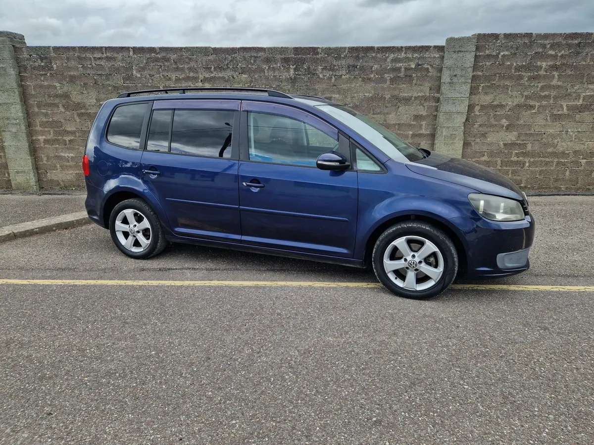 11 Touran Automatic 140kms - Image 4