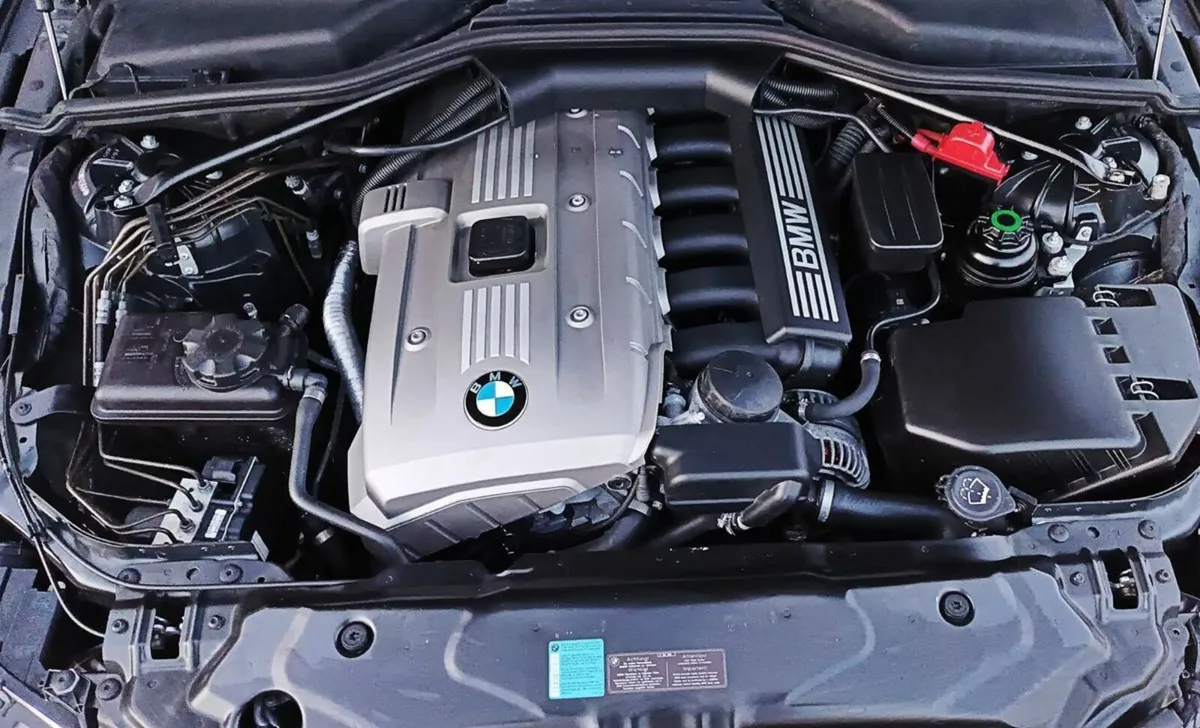 BMW 5-Series 2007 E60 523i - Image 2