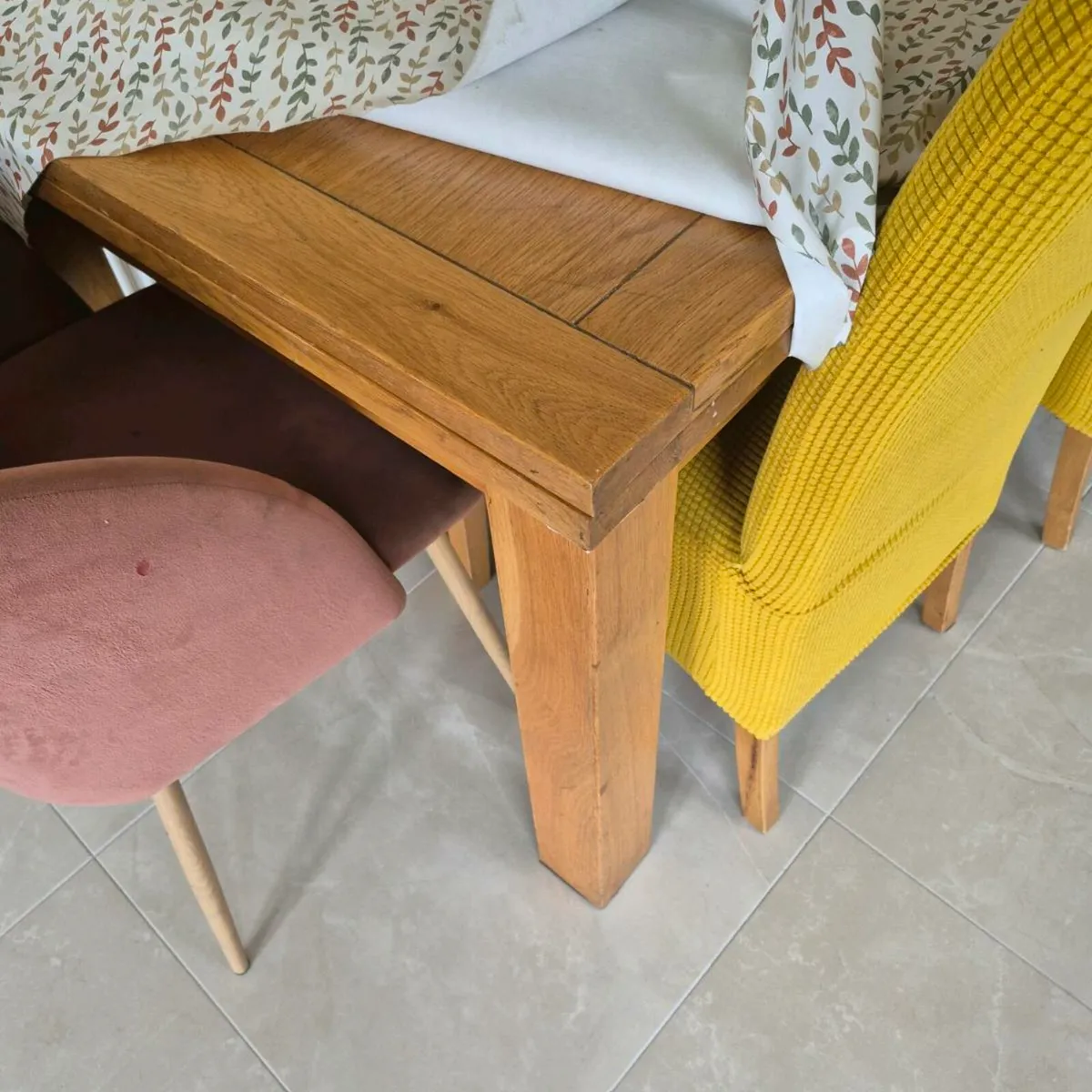 Kitchen table and chairs - Image 4