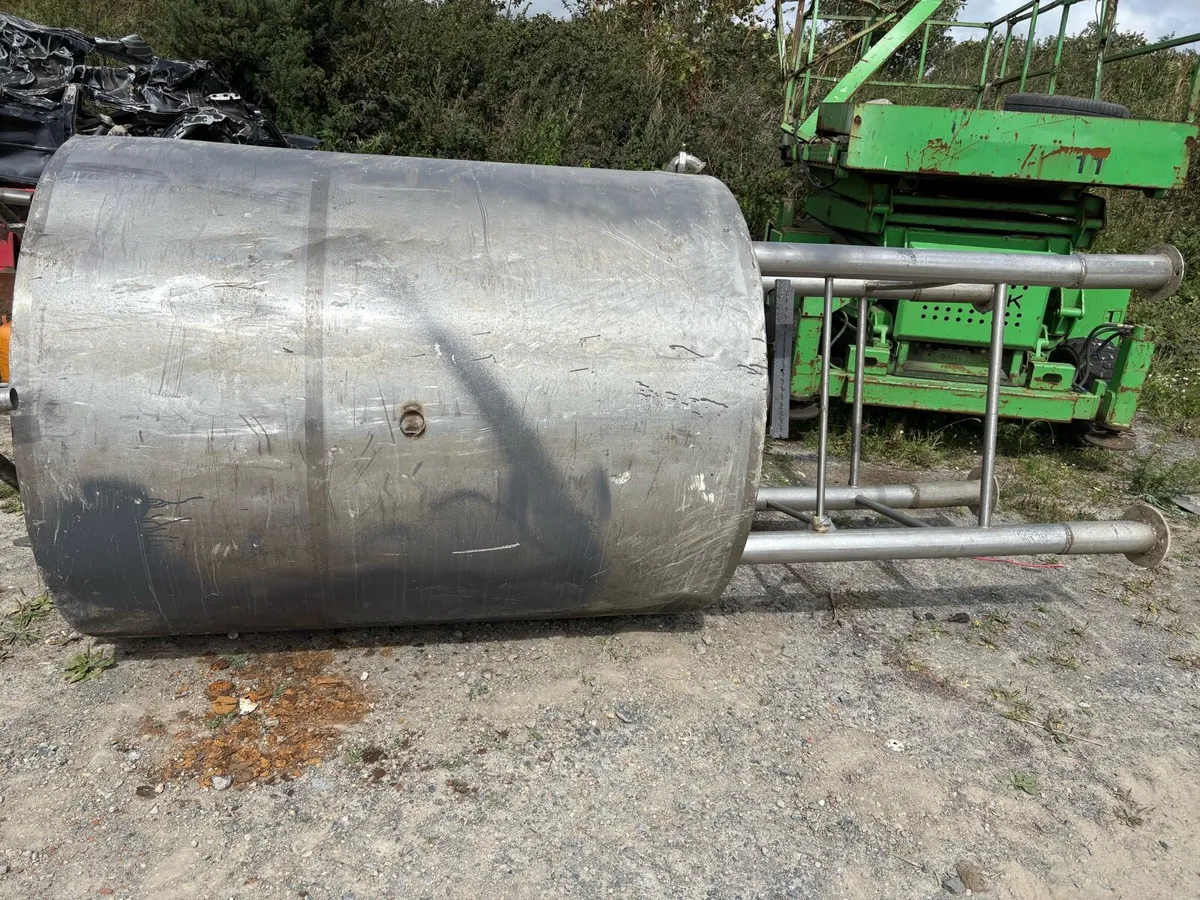 Bull tank - Image 3