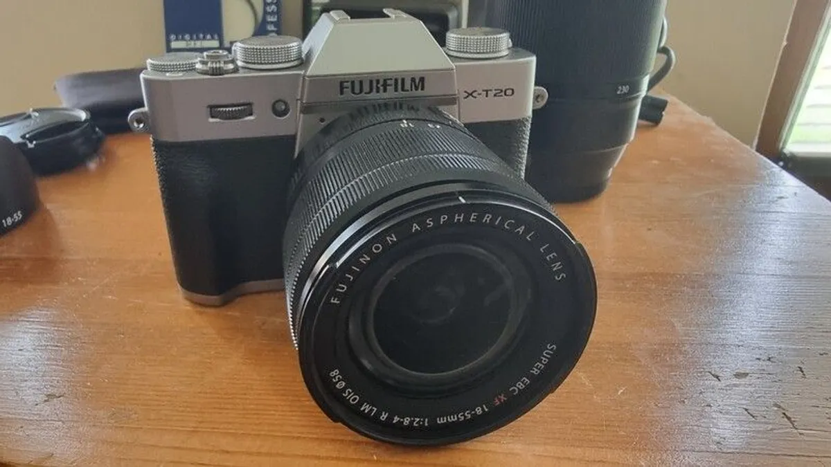 Fujifilm X-T20 + 2 lens, tripod and accessories - Image 2